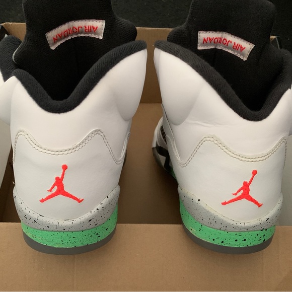 Boys Air Jordan 5 Retro - Picture 2 of 8
